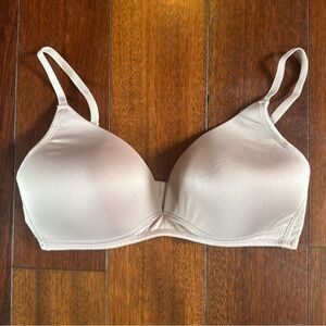 Maidenform Wirefree Demi Bra with Natural Lift. 38C NWOT Nude